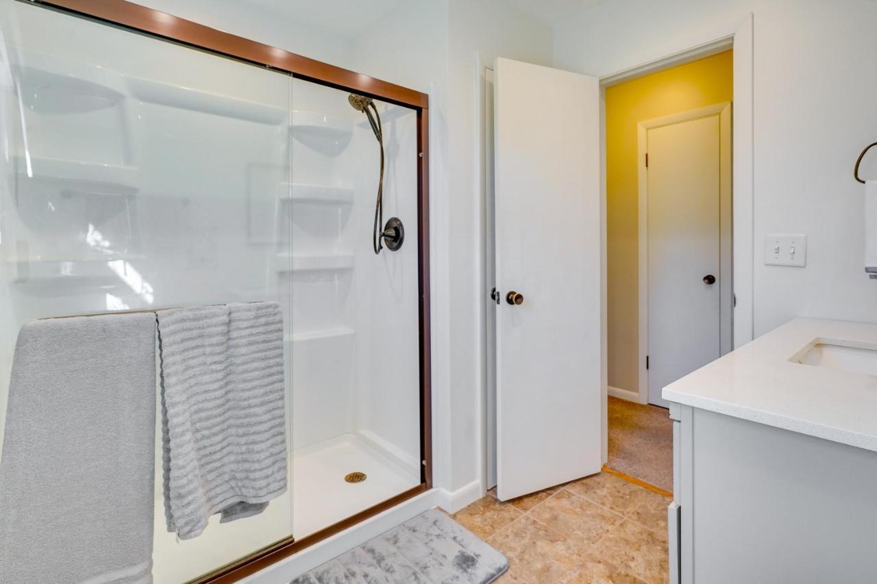 Вилла Hocking Hills Hideaway With Hot Tub And Fire Pit! Логан Экстерьер фото