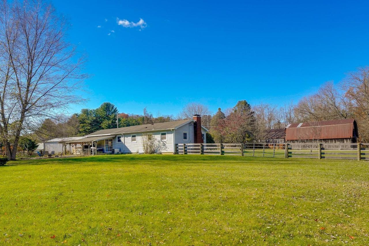 Вилла Hocking Hills Hideaway With Hot Tub And Fire Pit! Логан Экстерьер фото