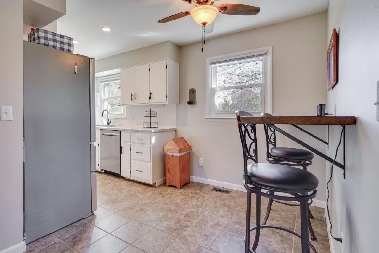 Вилла Hocking Hills Hideaway With Hot Tub And Fire Pit! Логан Экстерьер фото