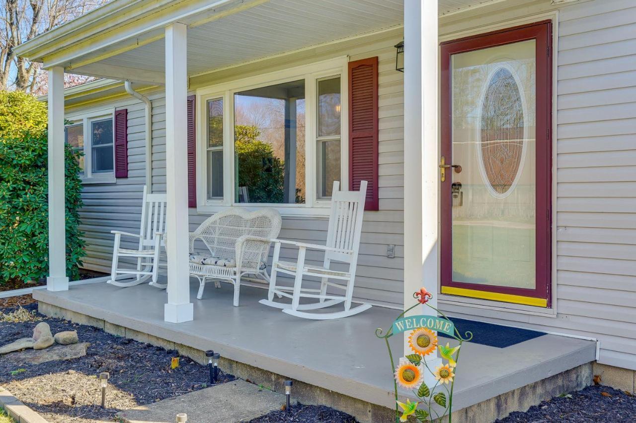 Вилла Hocking Hills Hideaway With Hot Tub And Fire Pit! Логан Экстерьер фото