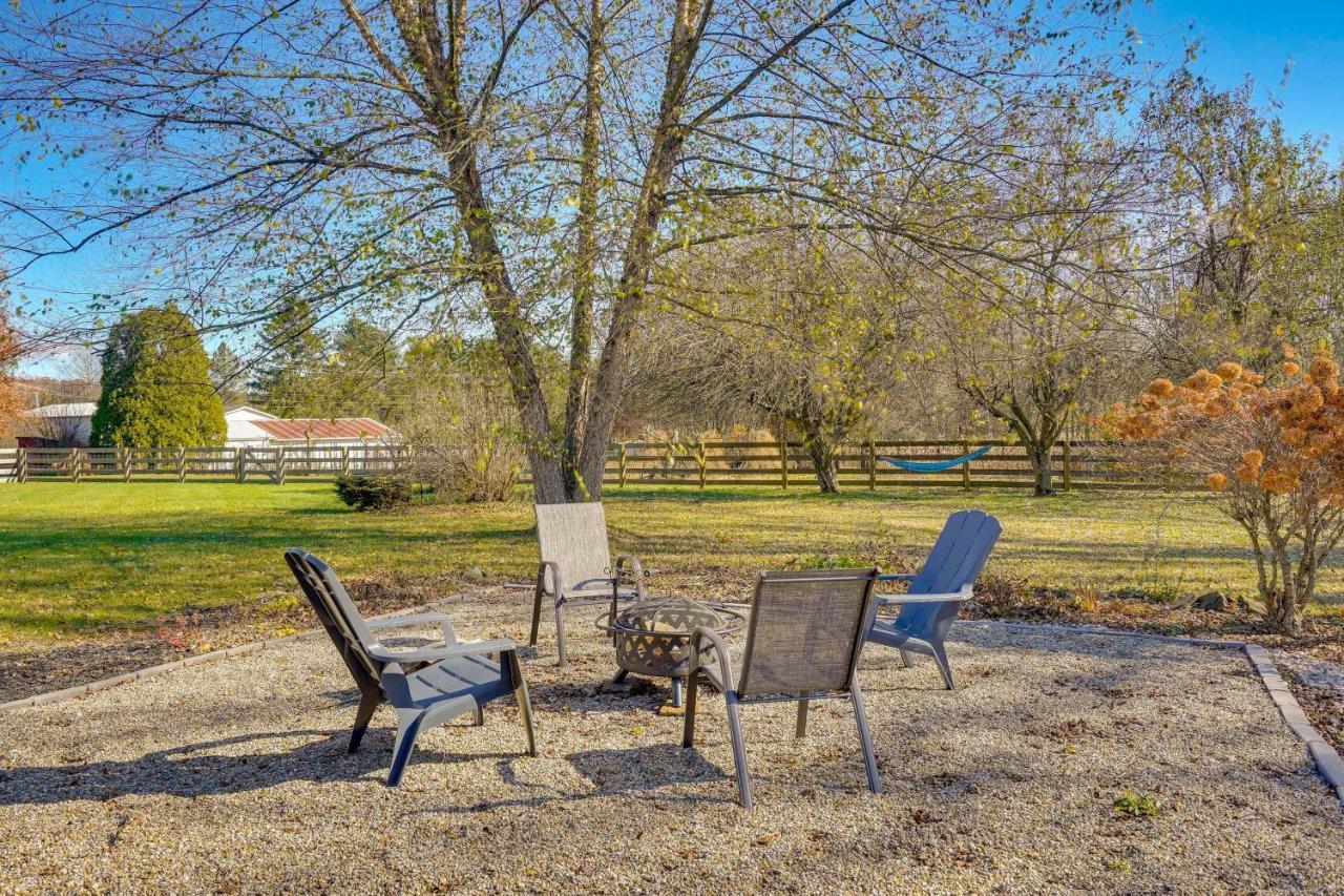 Вилла Hocking Hills Hideaway With Hot Tub And Fire Pit! Логан Экстерьер фото